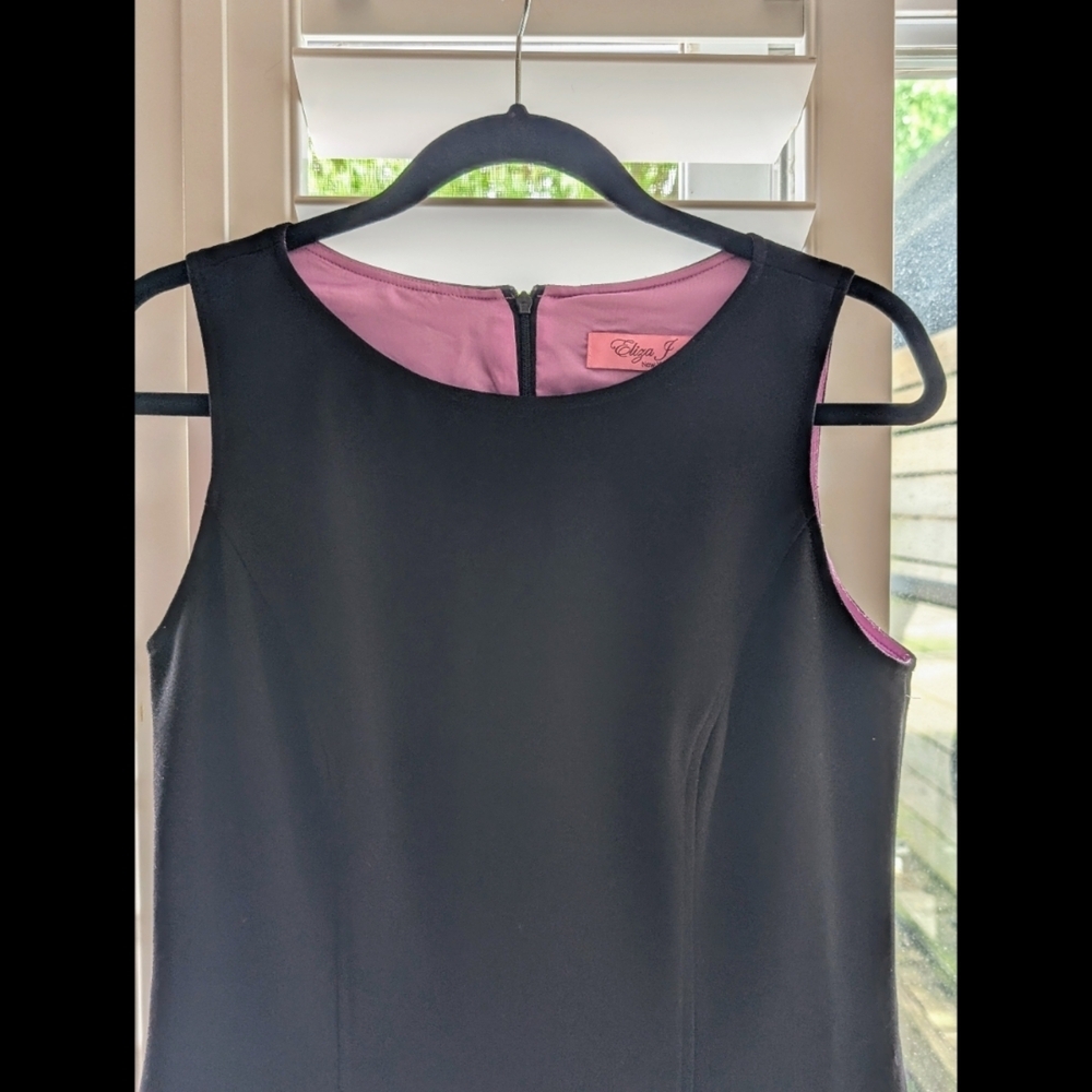 Eliza J Black Dress with Mauve Lining - Picture 4 of 7